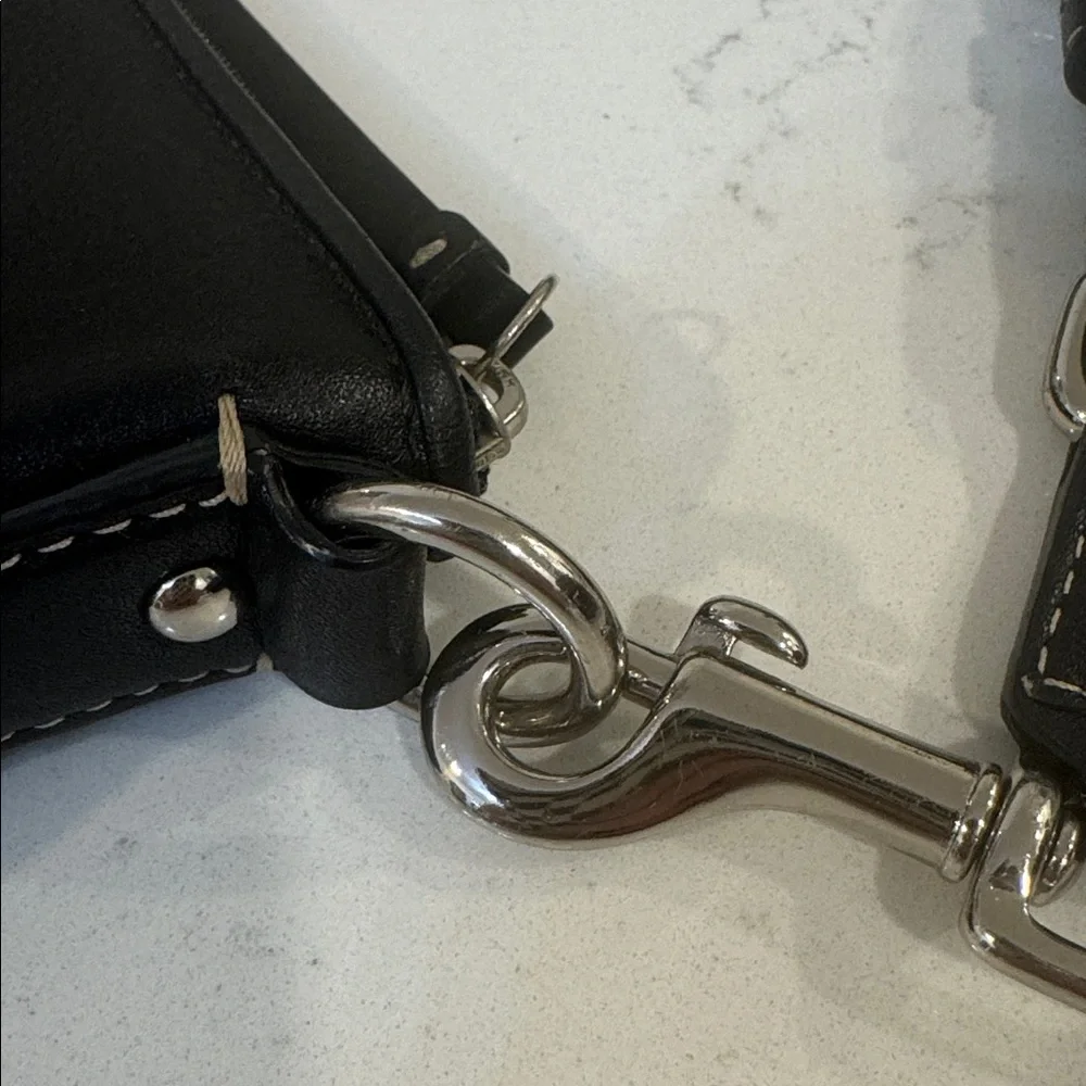 Coach Vintage Black Leather SOHO Swing Pack Purse Crossbody Bag